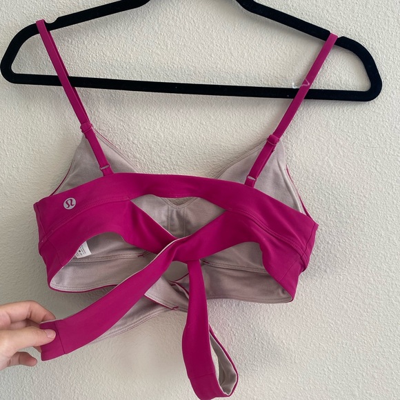 Lululemon crisscross wrapped strapy bra with keyhole detail size 6 new w/o tag - Picture 4 of 4